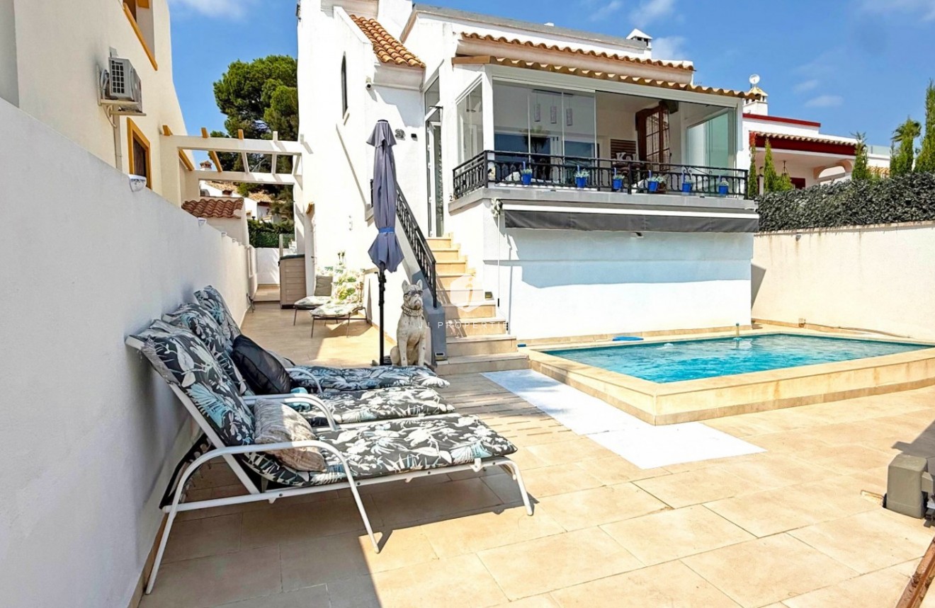 D'occasion - Villa -
Orihuela Costa - Costa Blanca
