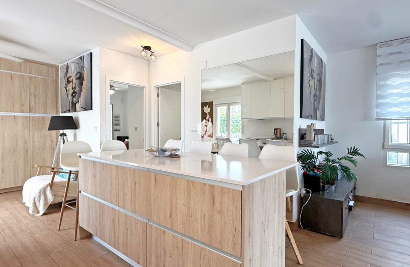 D'occasion - Villa -
Orihuela Costa - Costa Blanca
