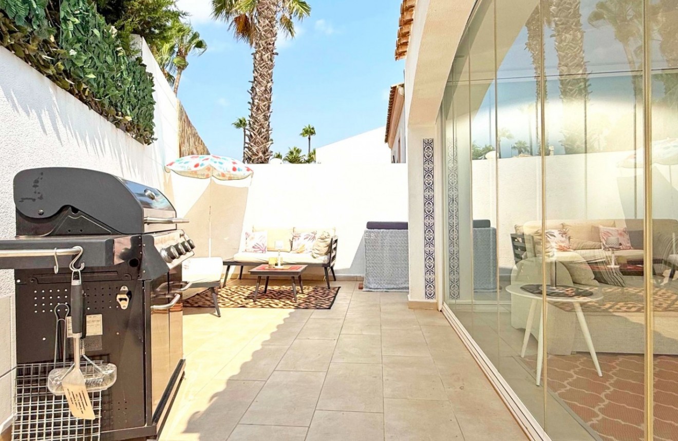 D'occasion - Villa -
Orihuela Costa - Costa Blanca