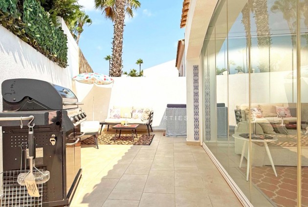 D'occasion - Villa -
Orihuela Costa - Costa Blanca