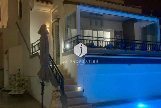 D'occasion - Villa -
Orihuela Costa - Costa Blanca