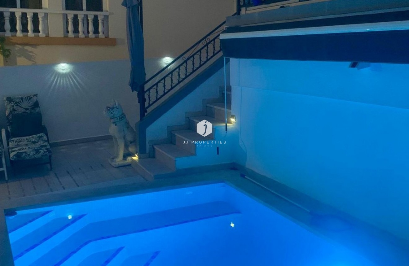 D'occasion - Villa -
Orihuela Costa - Costa Blanca