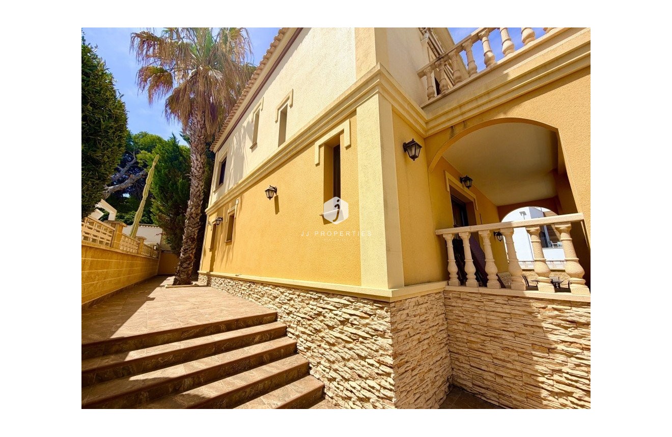 Aus zweiter Hand - Villa -
Orihuela Costa - Costa Blanca