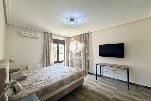 Aus zweiter Hand - Villa -
Orihuela Costa - Costa Blanca