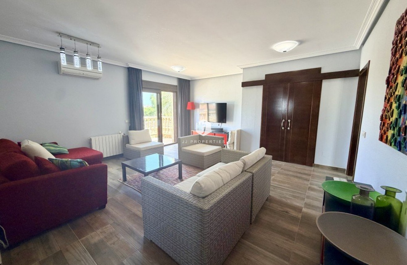 Aus zweiter Hand - Villa -
Orihuela Costa - Costa Blanca