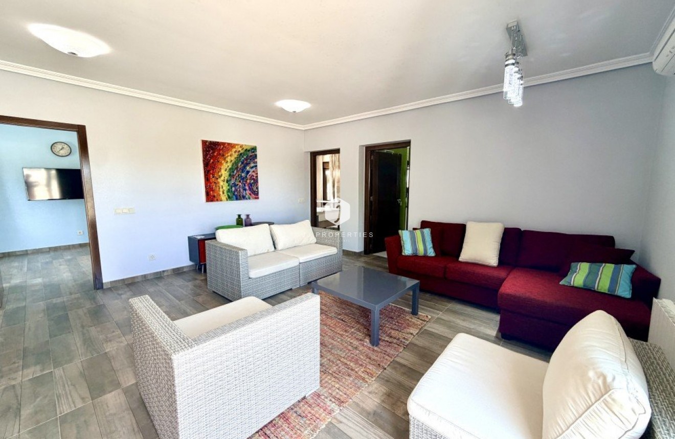 Aus zweiter Hand - Villa -
Orihuela Costa - Costa Blanca