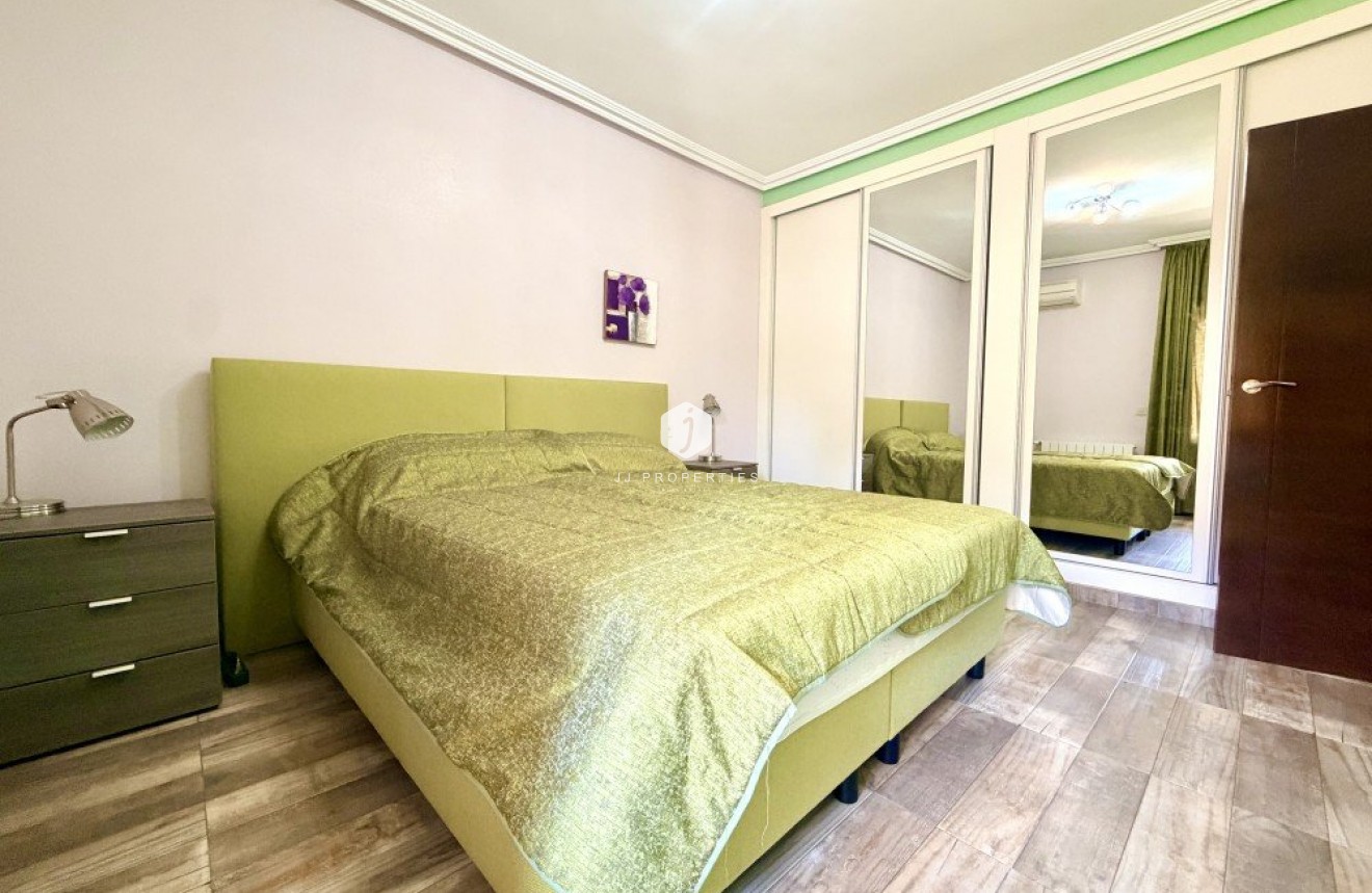 Aus zweiter Hand - Villa -
Orihuela Costa - Costa Blanca