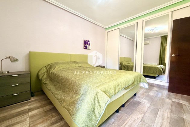 Aus zweiter Hand - Villa -
Orihuela Costa - Costa Blanca