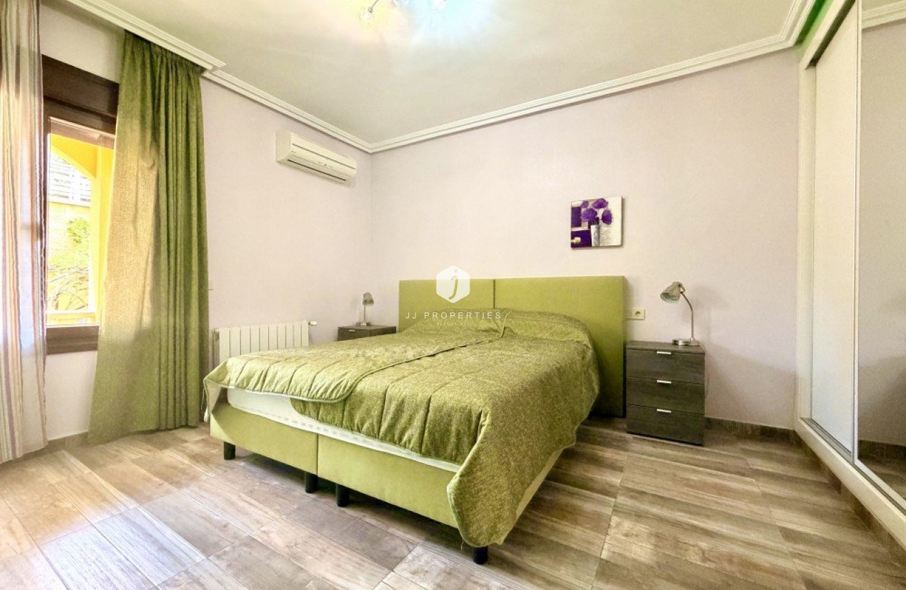 Aus zweiter Hand - Villa -
Orihuela Costa - Costa Blanca