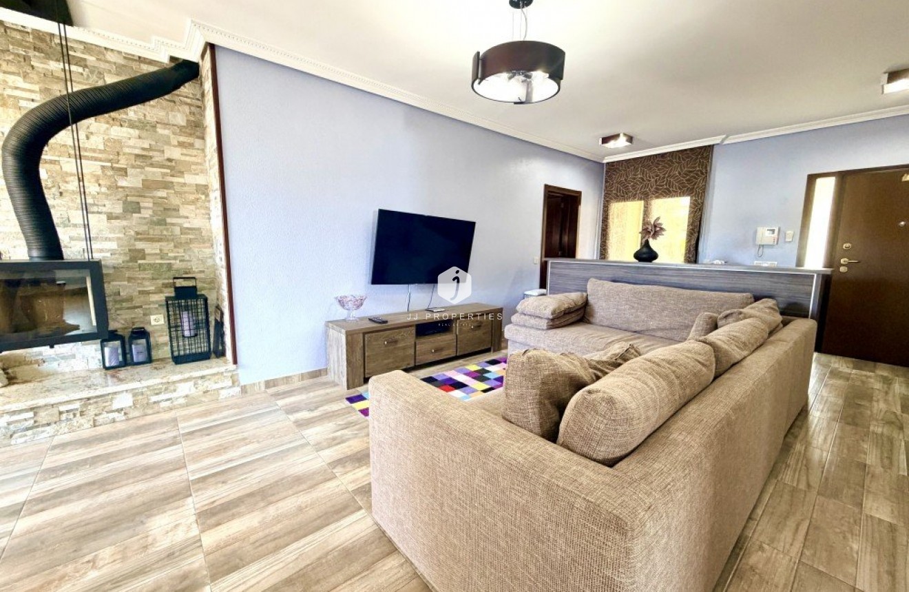 Aus zweiter Hand - Villa -
Orihuela Costa - Costa Blanca