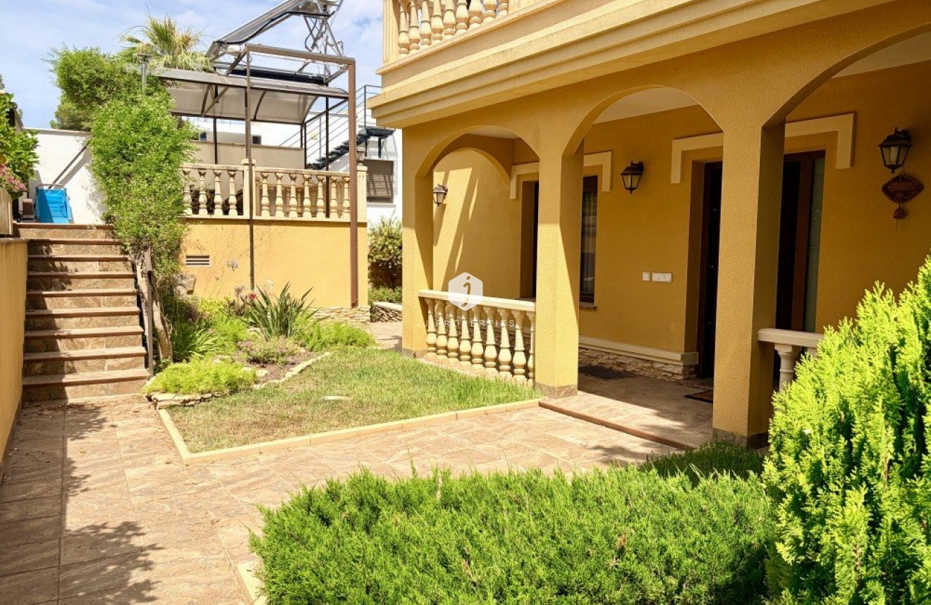 Aus zweiter Hand - Villa -
Orihuela Costa - Costa Blanca