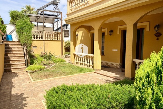 Aus zweiter Hand - Villa -
Orihuela Costa - Costa Blanca