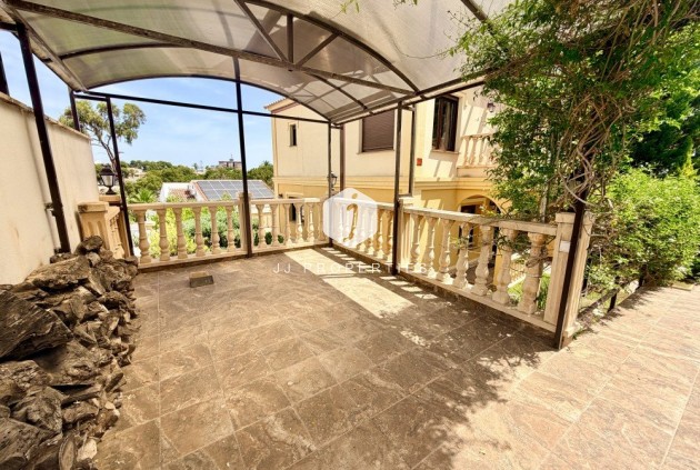 Aus zweiter Hand - Villa -
Orihuela Costa - Costa Blanca