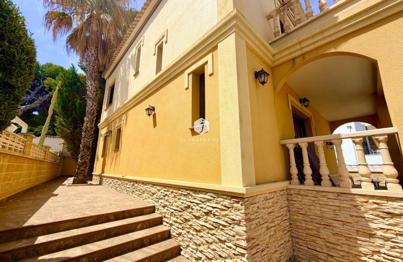Aus zweiter Hand - Villa -
Orihuela Costa - Costa Blanca