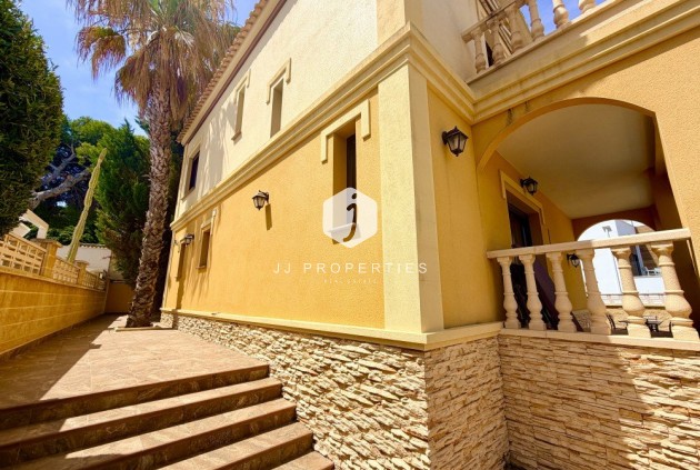 Aus zweiter Hand - Villa -
Orihuela Costa - Costa Blanca