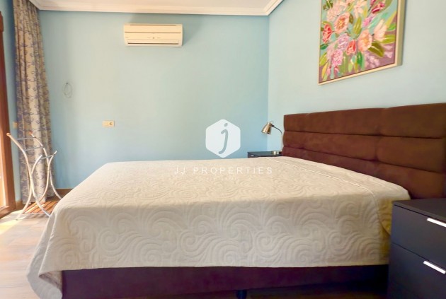 Aus zweiter Hand - Villa -
Orihuela Costa - Costa Blanca