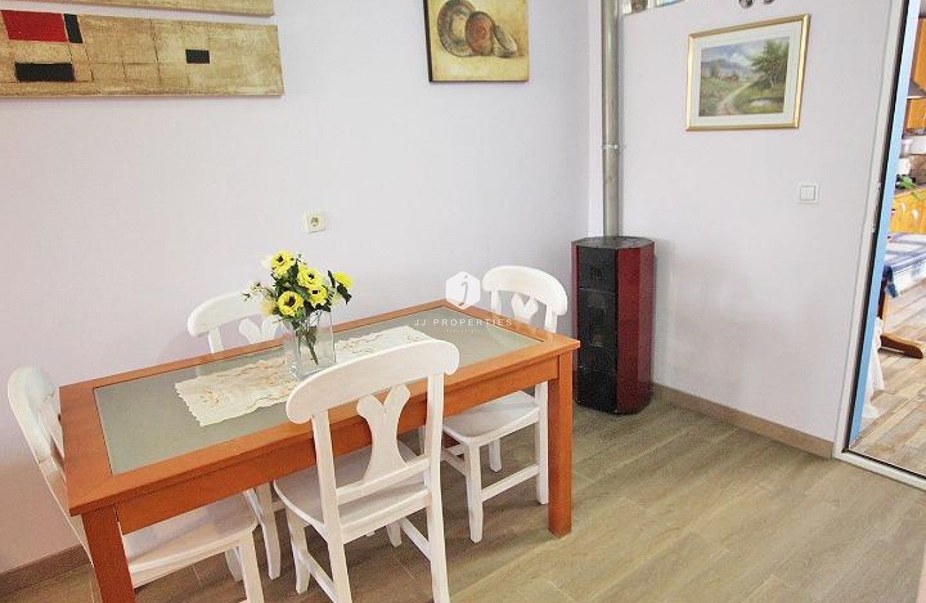 Z drugiej ręki - Bungalow -
Guardamar del Segura - 03140