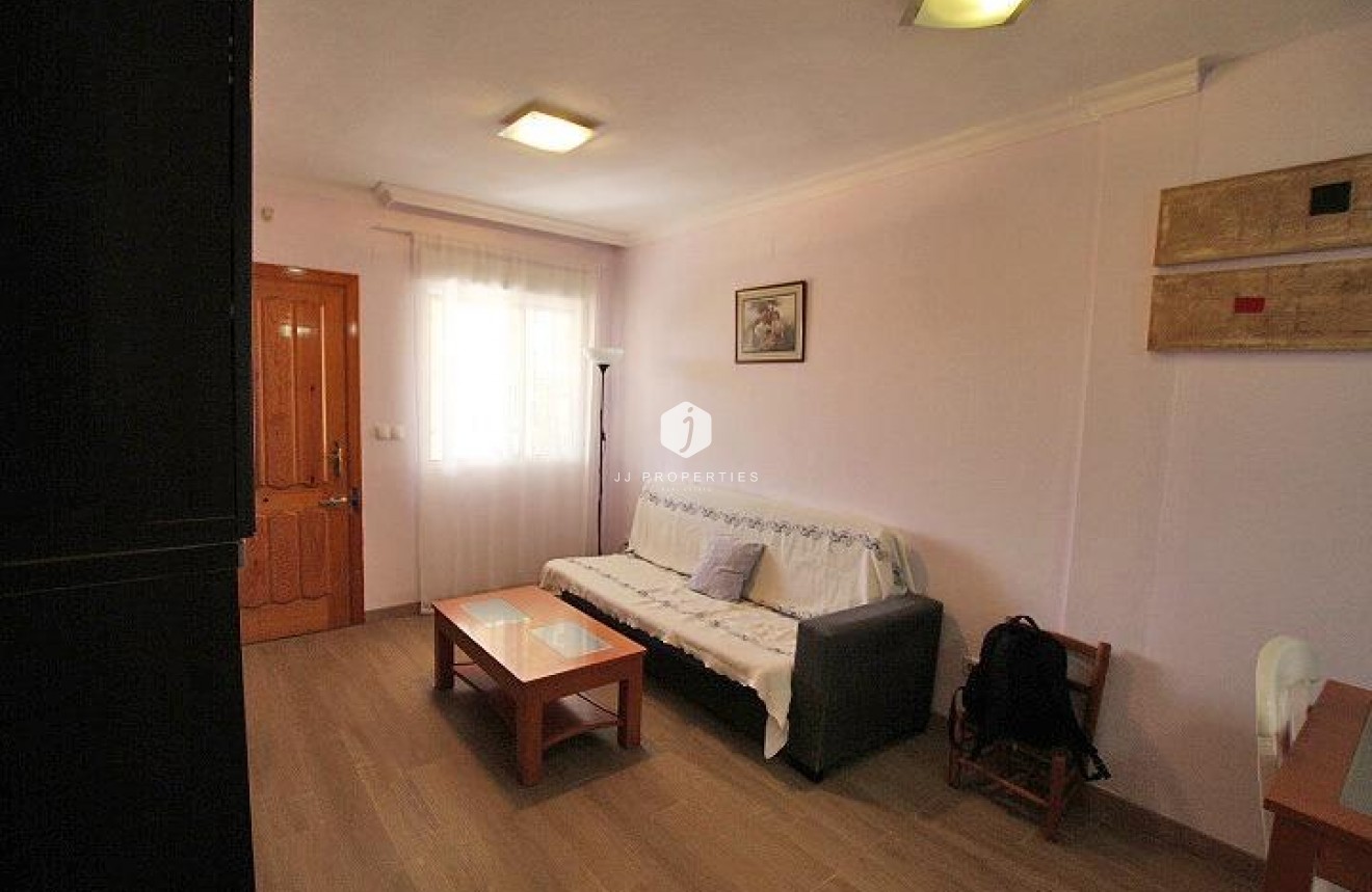 Z drugiej ręki - Bungalow -
Guardamar del Segura - 03140