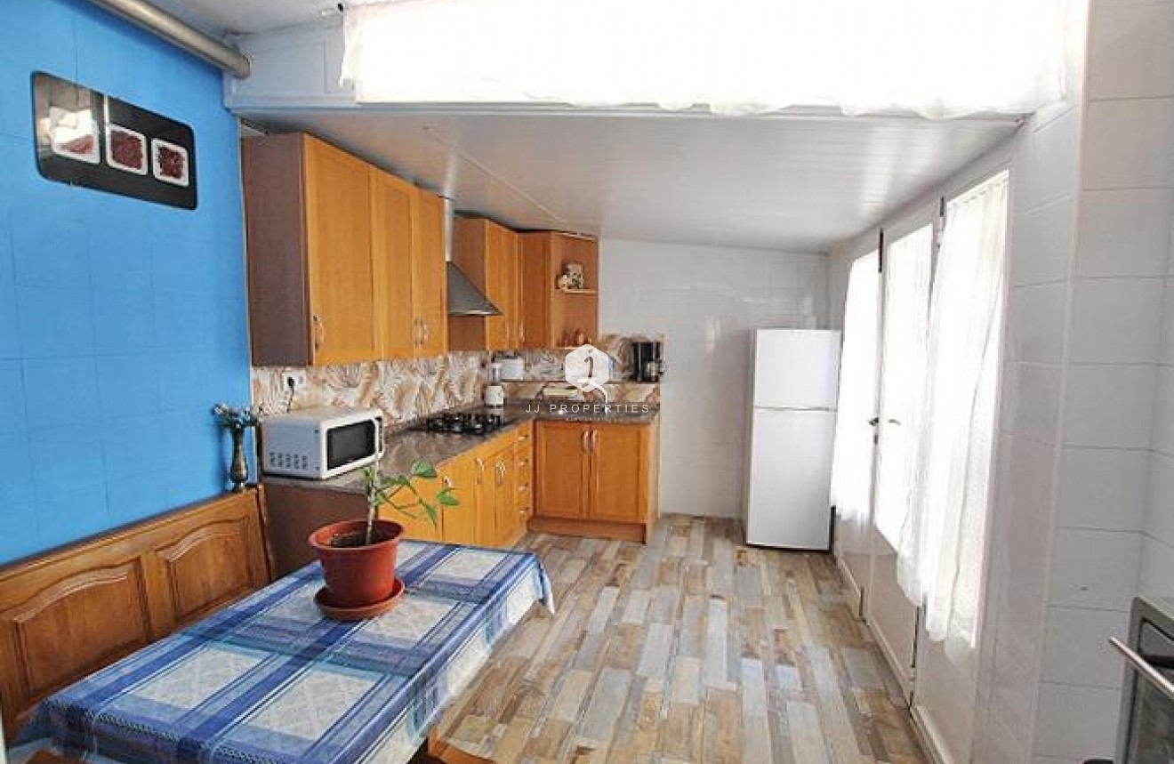 Z drugiej ręki - Bungalow -
Guardamar del Segura - 03140