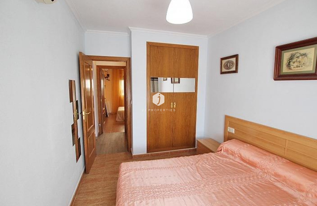 Z drugiej ręki - Bungalow -
Guardamar del Segura - 03140