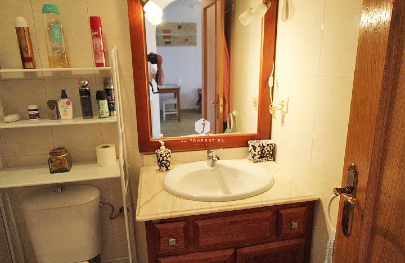 Z drugiej ręki - Bungalow -
Guardamar del Segura - 03140