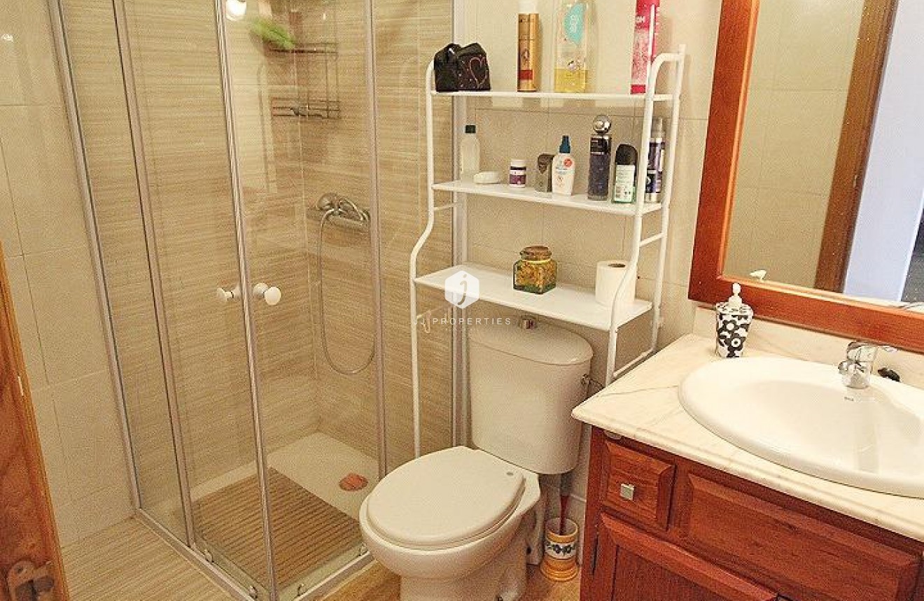 Z drugiej ręki - Bungalow -
Guardamar del Segura - 03140