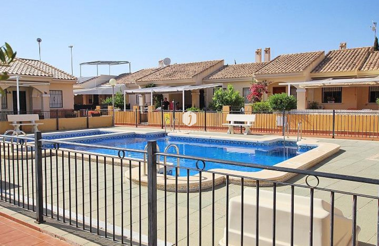 Z drugiej ręki - Bungalow -
Guardamar del Segura - 03140