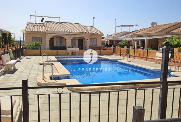 Aus zweiter Hand - Bungalow -
Guardamar del Segura - 03140