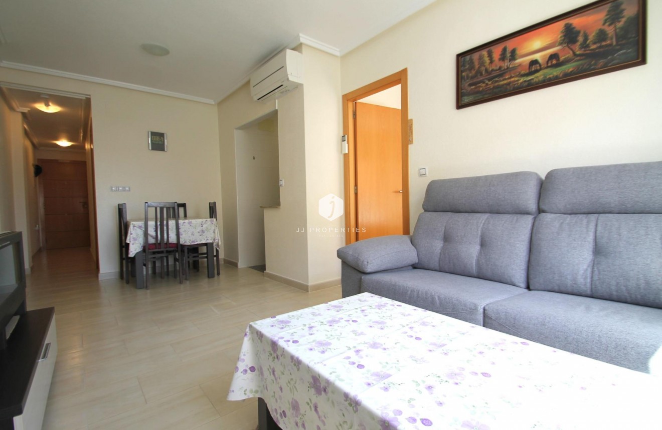 Z drugiej ręki - Mieszkanie w bloku -
Torrevieja - El molino