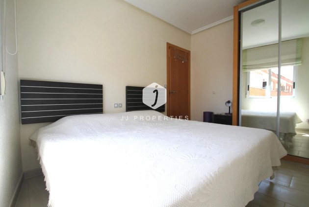 Z drugiej ręki - Mieszkanie w bloku -
Torrevieja - El molino