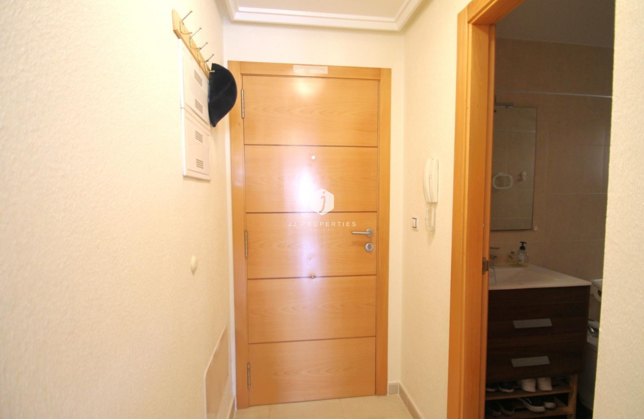 Z drugiej ręki - Mieszkanie w bloku -
Torrevieja - El molino