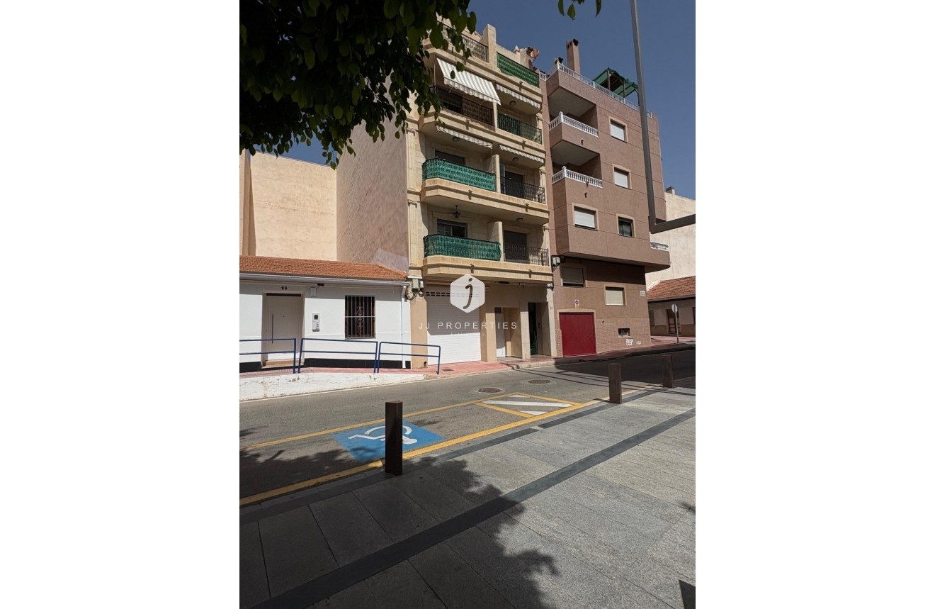 Segunda mano - Apartamento / piso -
Torrevieja - La Mata