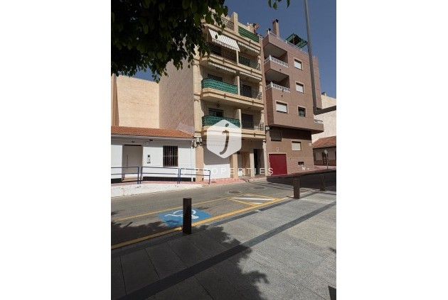 Segunda mano - Apartamento / piso -
Torrevieja - La Mata