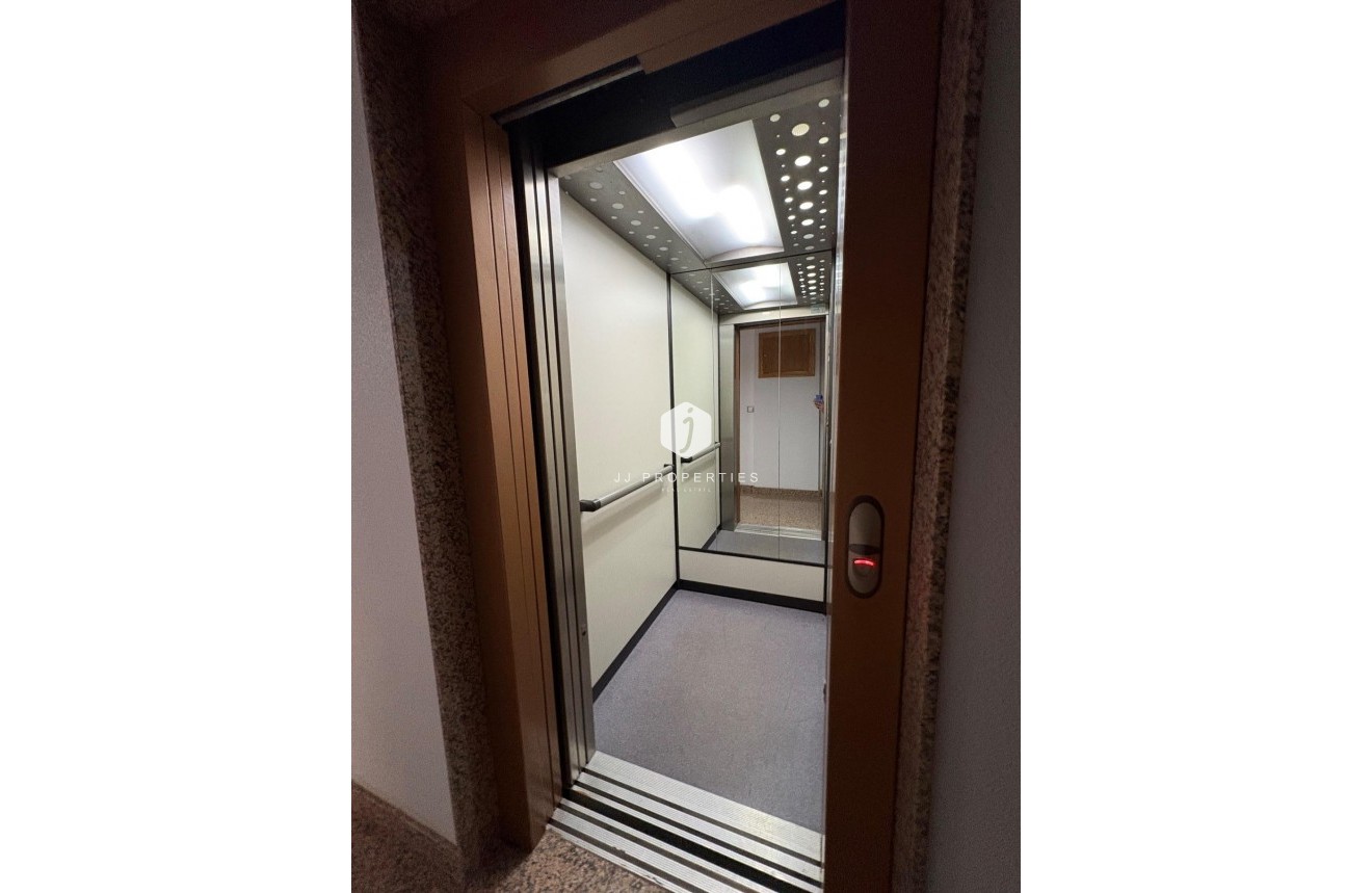 Segunda mano - Apartamento / piso -
Torrevieja - La Mata
