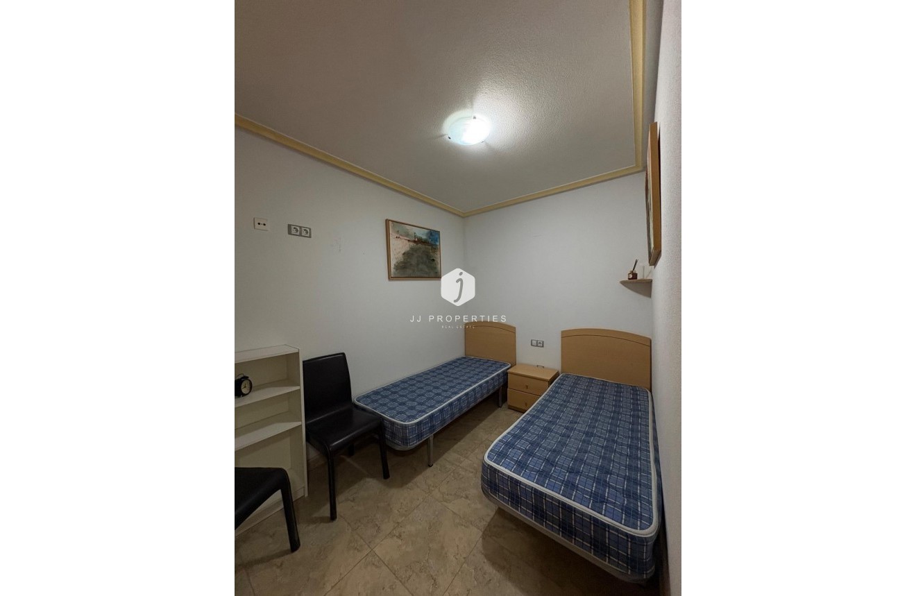 Segunda mano - Apartamento / piso -
Torrevieja - La Mata