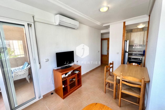 Wynajem długoterminowy - Mieszkanie w bloku -
Torrevieja - Cabo cervera