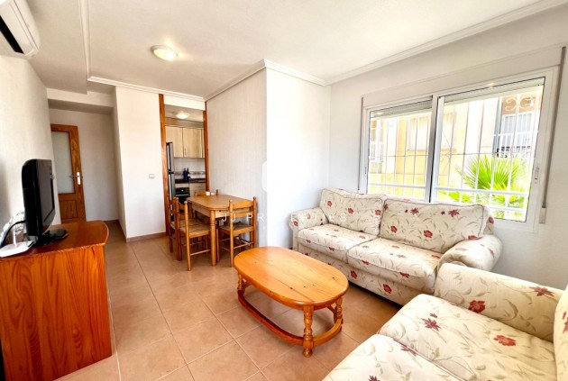 Wynajem długoterminowy - Mieszkanie w bloku -
Torrevieja - Cabo cervera