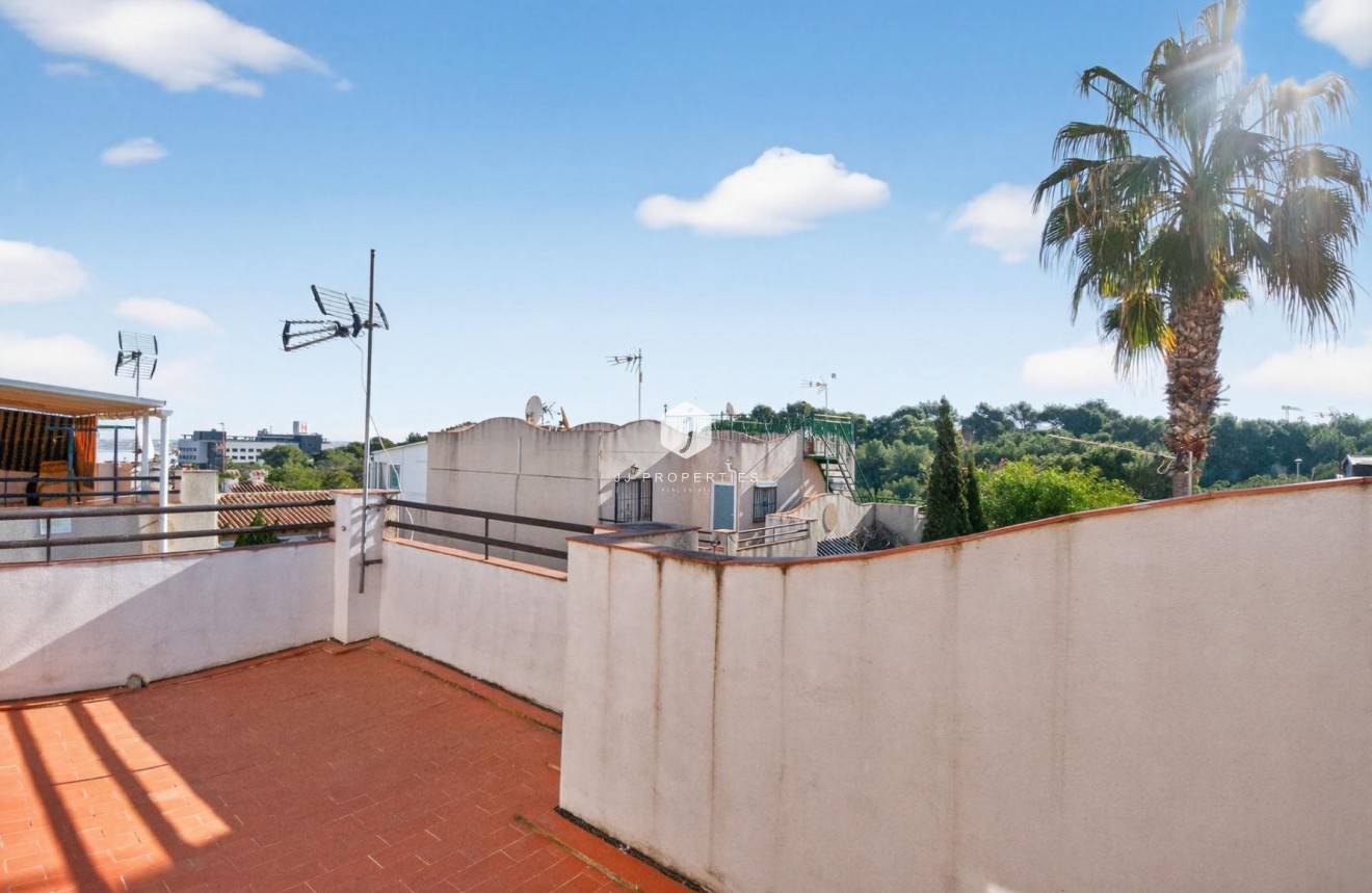 Wynajem długoterminowy - Dupleks -
Torrevieja - Lago jardin