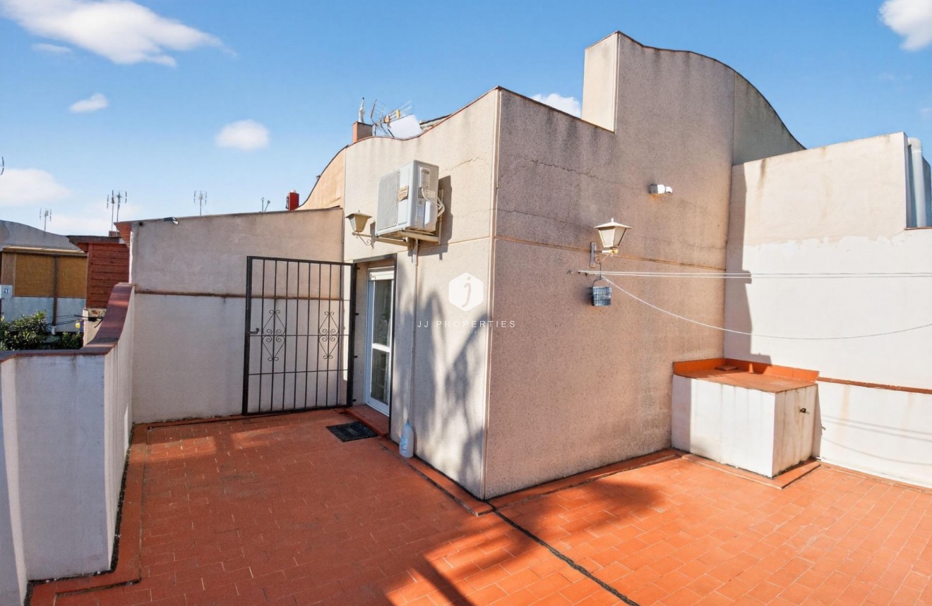 Wynajem długoterminowy - Dupleks -
Torrevieja - Lago jardin