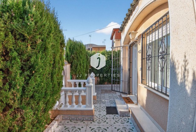 Wynajem długoterminowy - Dupleks -
Torrevieja - Lago jardin