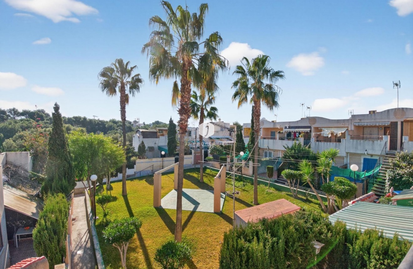 Wynajem długoterminowy - Dupleks -
Torrevieja - Lago jardin