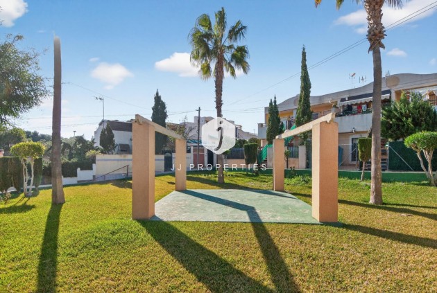 Wynajem długoterminowy - Dupleks -
Torrevieja - Lago jardin
