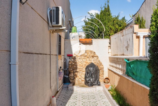 Wynajem długoterminowy - Dupleks -
Torrevieja - Lago jardin