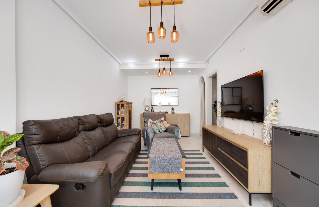 Tweedehands - Chalet -
Torrevieja - aguas nuevas