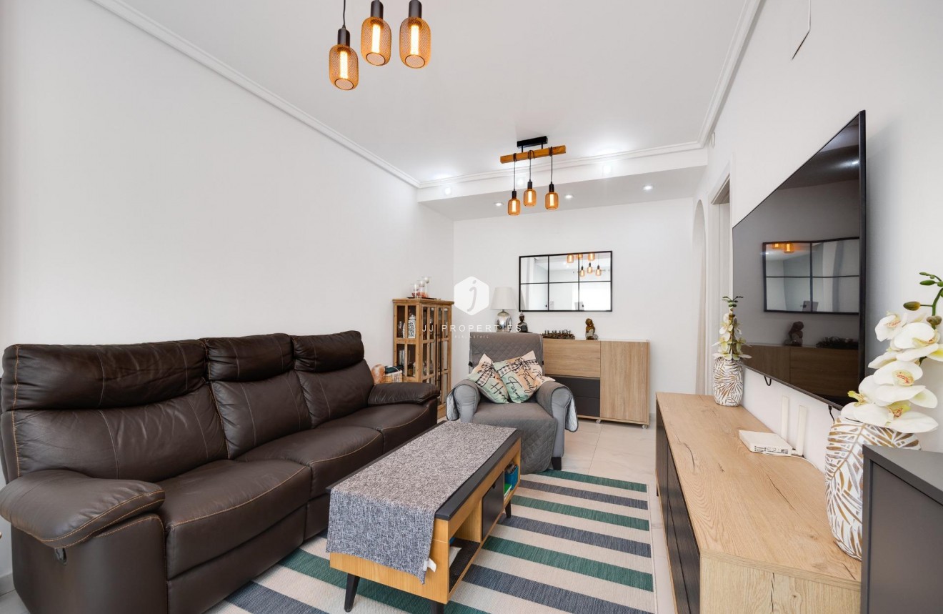 Tweedehands - Chalet -
Torrevieja - aguas nuevas