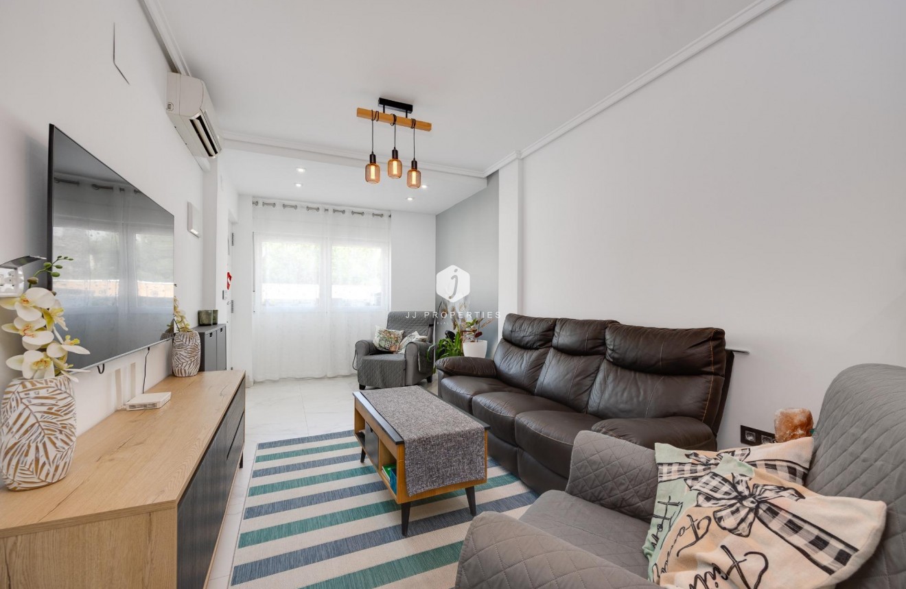 Tweedehands - Chalet -
Torrevieja - aguas nuevas