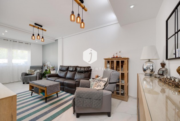 Tweedehands - Chalet -
Torrevieja - aguas nuevas