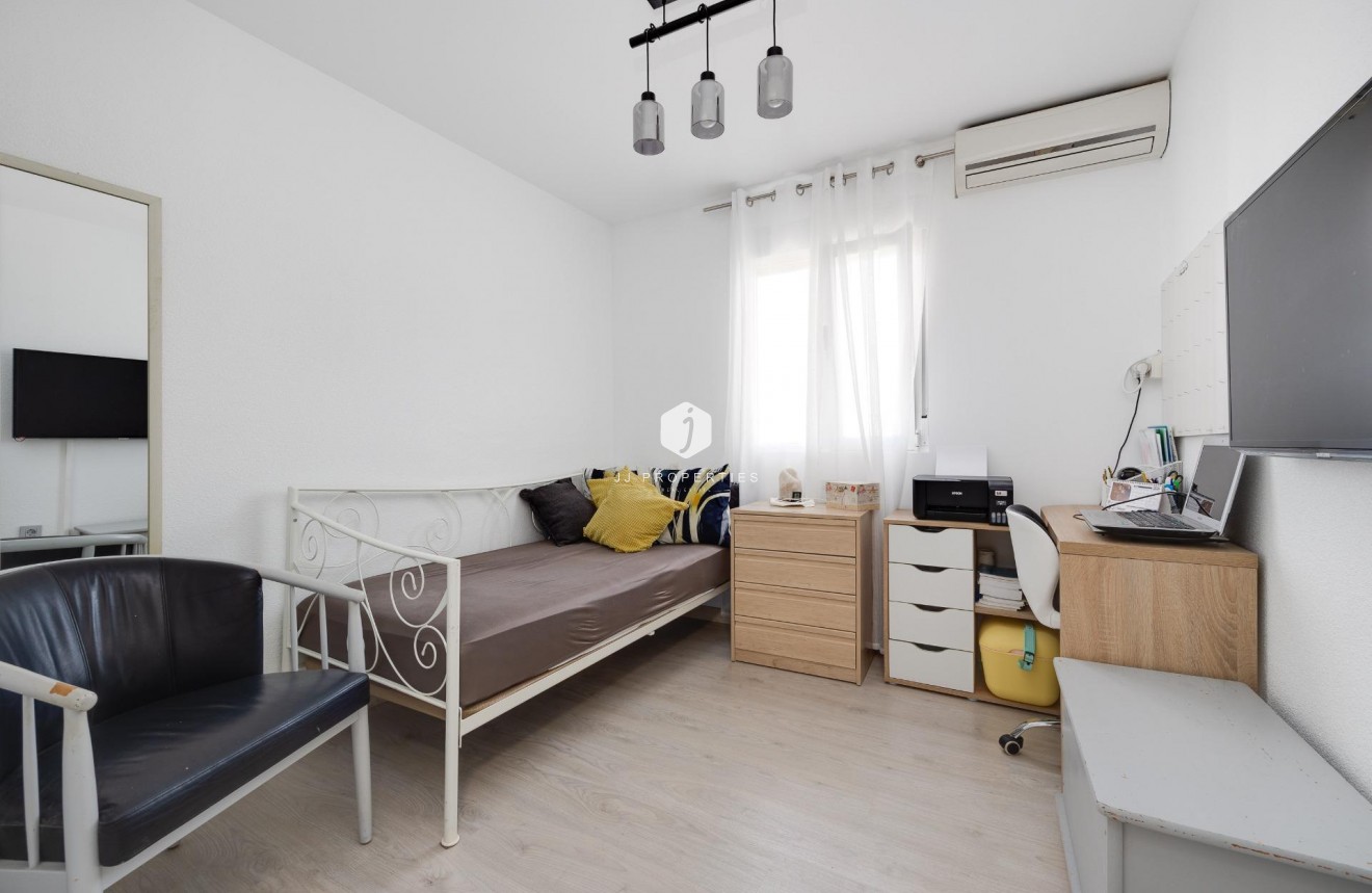 Tweedehands - Chalet -
Torrevieja - aguas nuevas