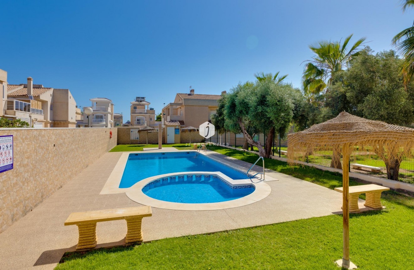 Tweedehands - Chalet -
Torrevieja - aguas nuevas