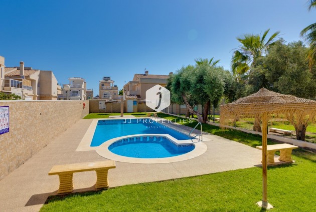 Tweedehands - Chalet -
Torrevieja - aguas nuevas